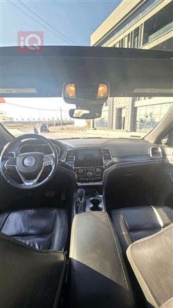 جیپ گراند شیرۆکی